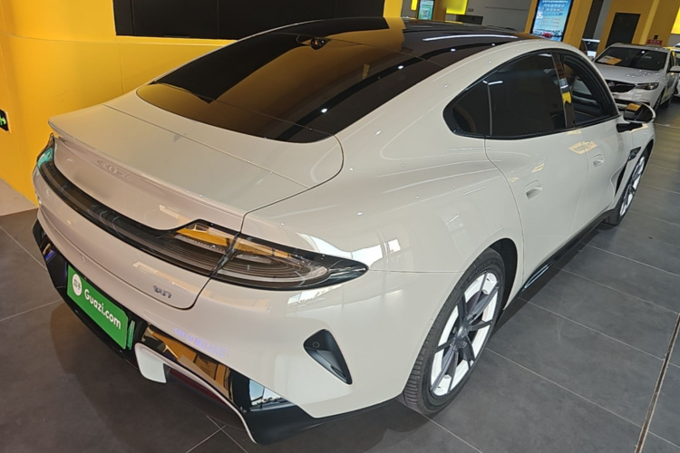 MI SU7 2025 car image #7