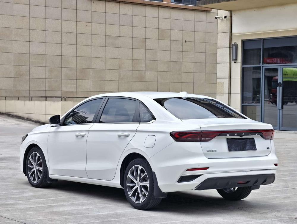 GEELY Emgrand 2021 #4 GEELY Emgrand 2021 صورة سيارة #4