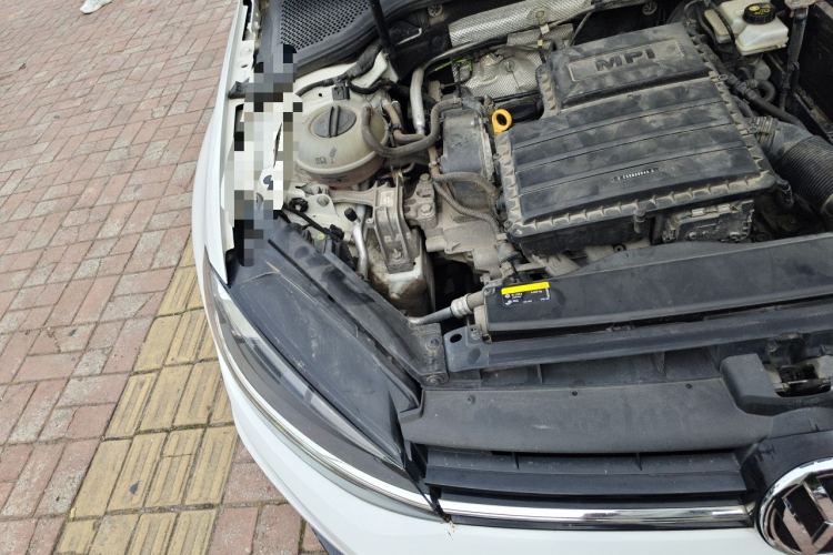 Volkswagen Golf 2018 car image #24