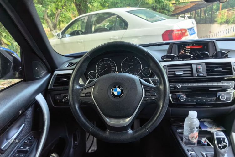 BMW 3 Series 2017 car image #12