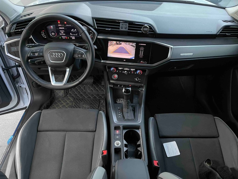 Audi Q3 2023 immagine di auto #7