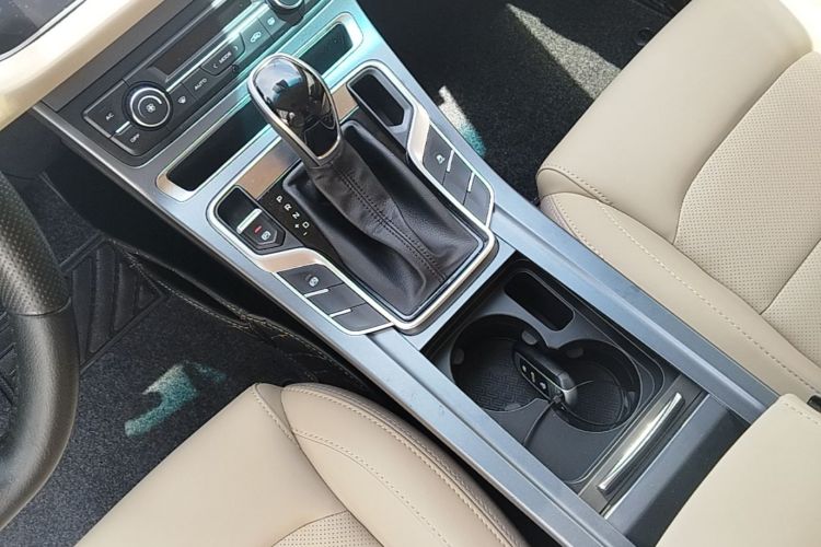 GEELY Emgrand 2019 #14 GEELY Emgrand 2019 image de voiture #14