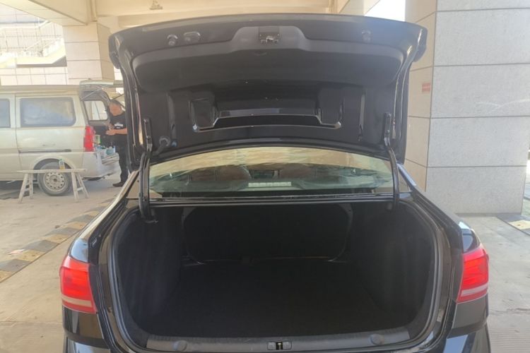 Volkswagen Lavida 2017 car image #19