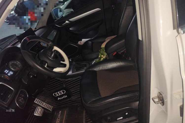 Audi Q3 2018 car image #17