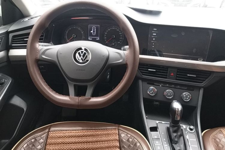 Volkswagen Bora 2023 car image #11