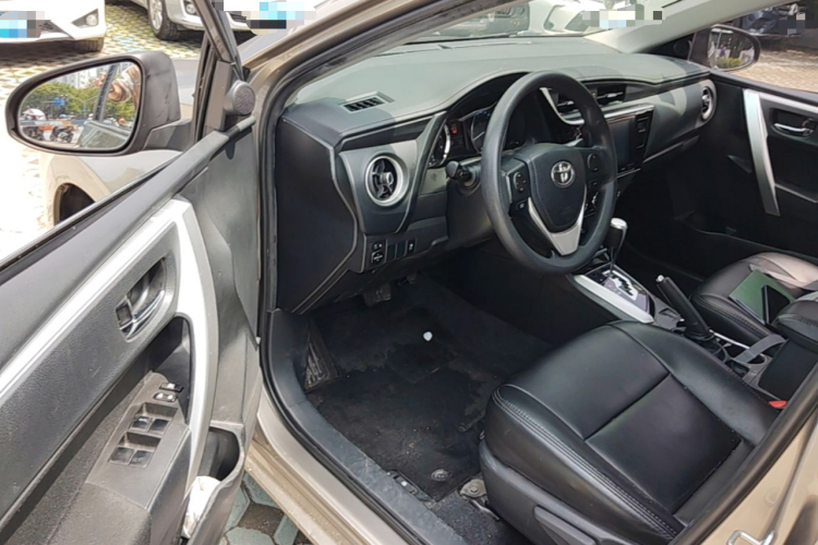 Toyota Corolla 2018 car image #18