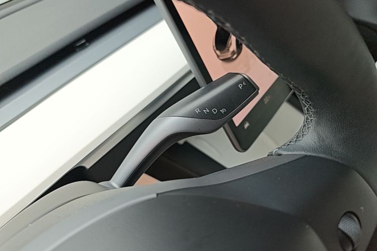 Tesla Model 3 2022 car image #14