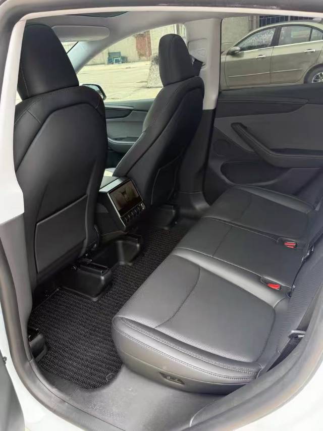 Tesla Model Y 2025 #3 Tesla Model Y 2025 car image #3