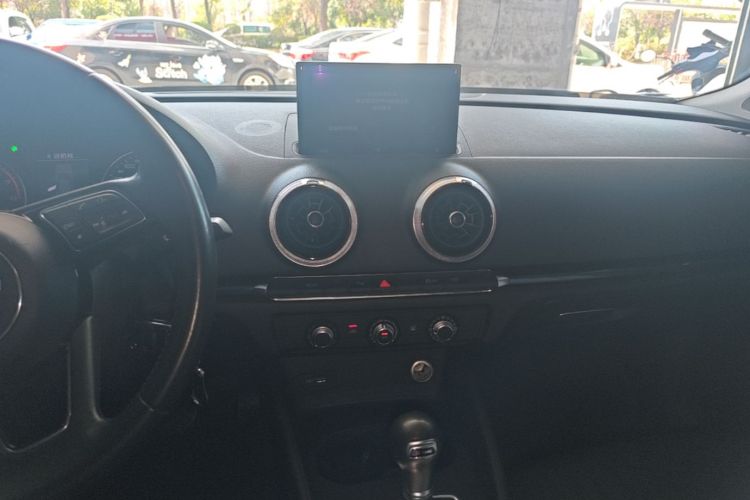 Audi A3 2018 imagen de coche #13