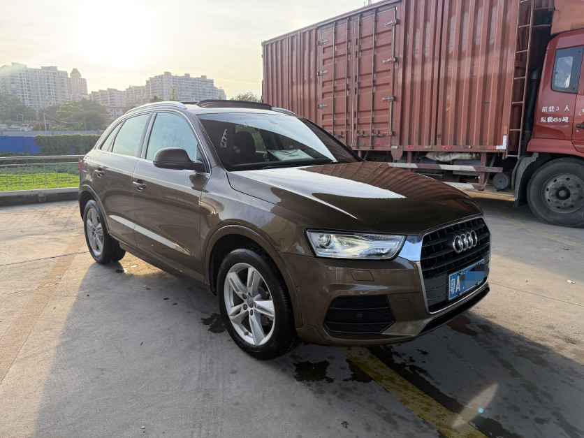 Audi Q3 2016 car image #3