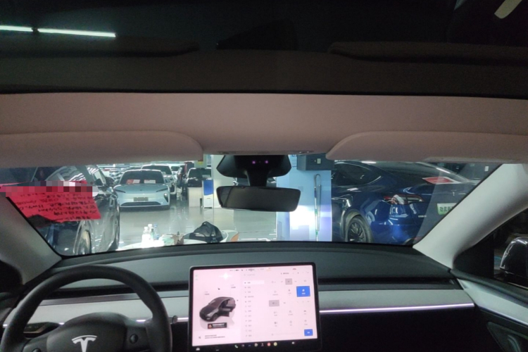 Tesla Model Y 2024 #18 Tesla Model Y 2024 car image #18