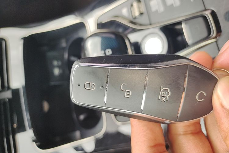 BYD Han 2022 car image #12