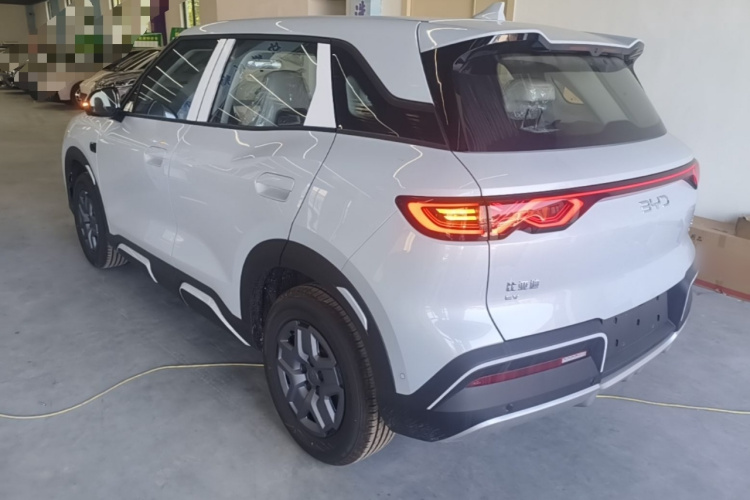 BYD YuanUP 2026 car image #5