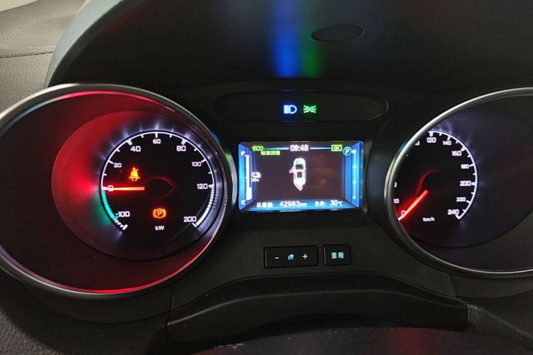 BYD Yuan New Energy 2019 car image #12