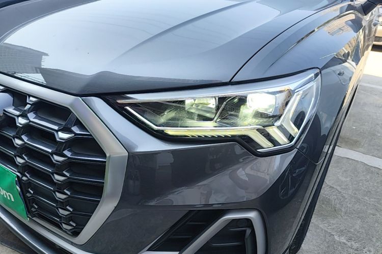 Audi Q3 2021 imagen de coche #23