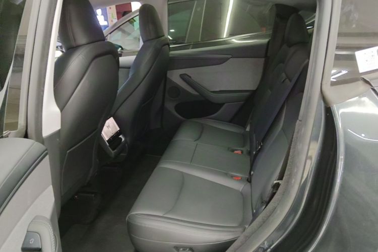 Tesla Model Y 2025 #17 Tesla Model Y 2025 car image #17