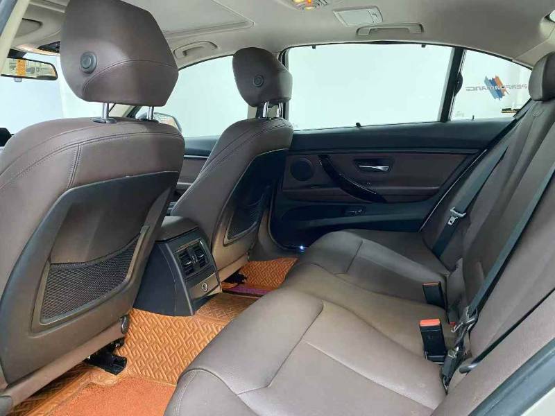 BMW 3 Series 2018 #6 BMW 3 Series 2018 car image #6