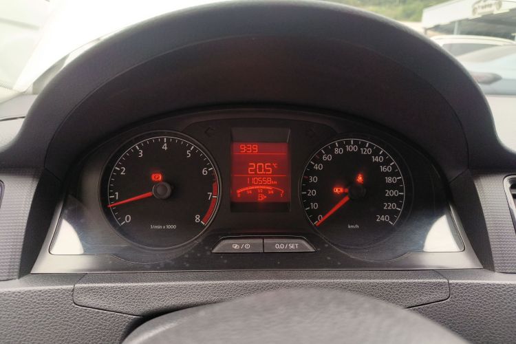 Volkswagen Santana 2015 صورة سيارة #12