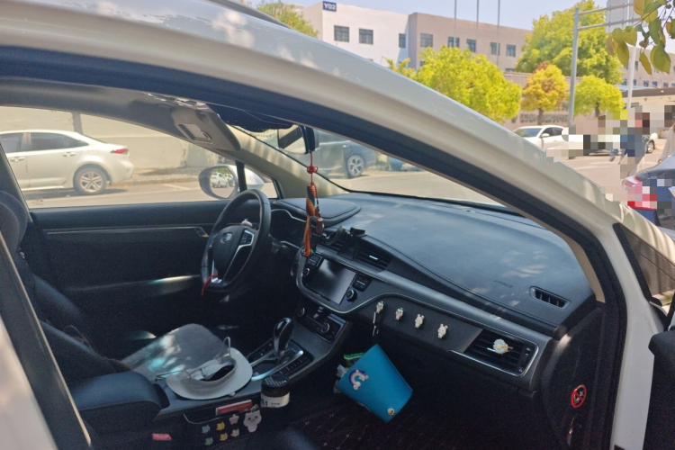 GEELY Emgrand GS 2017 car image #23