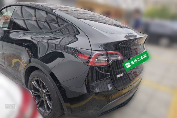 Tesla Model Y 2023 #5 Tesla Model Y 2023 car image #5