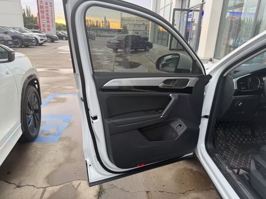Volkswagen Tayron 2022 car image #8