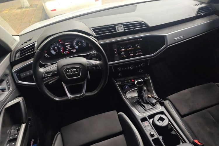 Audi Q3 2021 #11 Audi Q3 2021 car image #11