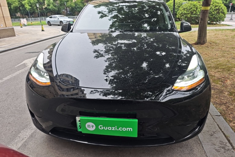 Tesla Model Y 2023 #3 Tesla Model Y 2023 car image #3