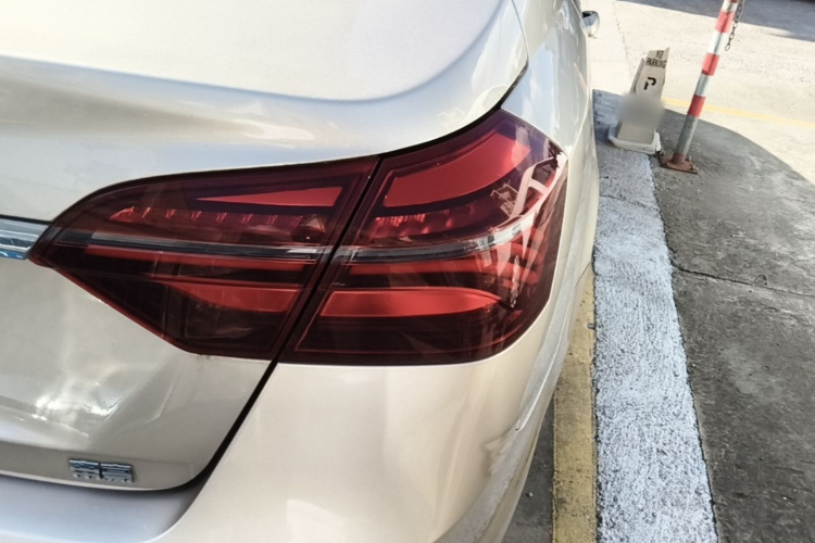 GEELY Emgrand 2019 #8 GEELY Emgrand 2019 car image #8