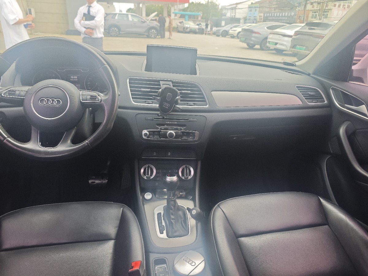 Audi Q3 2015 immagine di auto #5