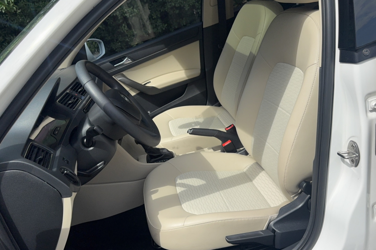 Skoda Rapid 2017 #19 Skoda Rapid 2017 car image #19