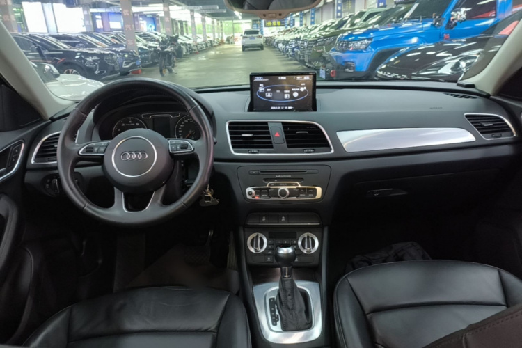 Audi Q3 2015 #10 Audi Q3 2015 car image #10