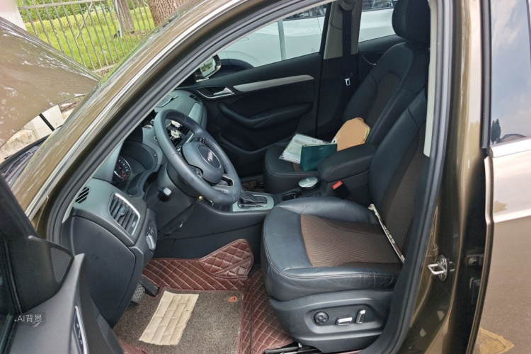 Audi Q3 2018 car image #17