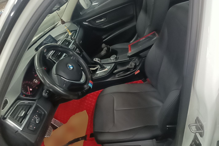 BMW 3 Series 2017 car image #15