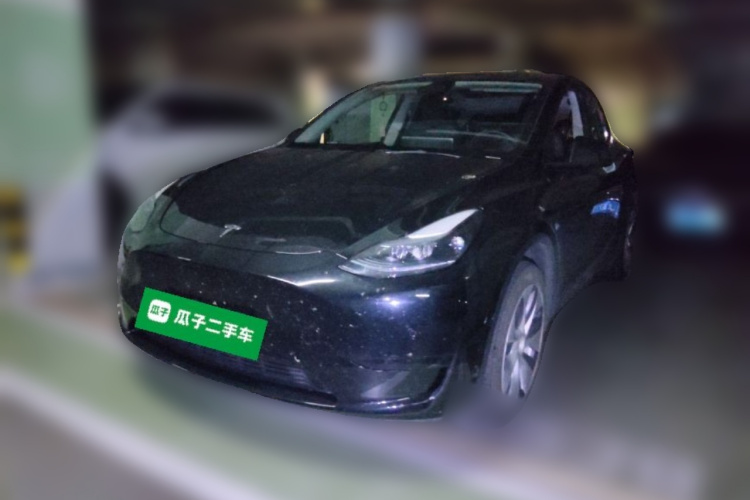 Tesla Model Y 2023 car image #2