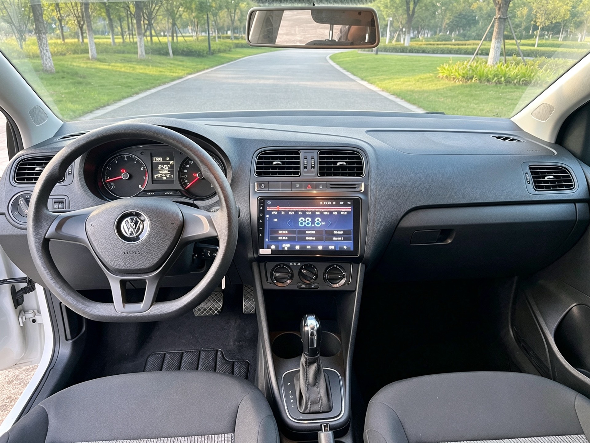 Volkswagen Polo 2019 #4 Volkswagen Polo 2019 car image #4
