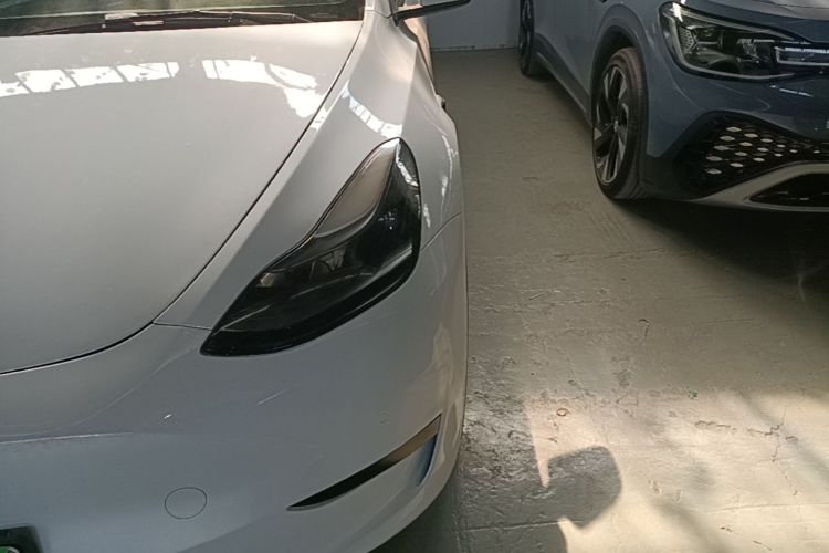 Tesla Model Y 2022 car image #23