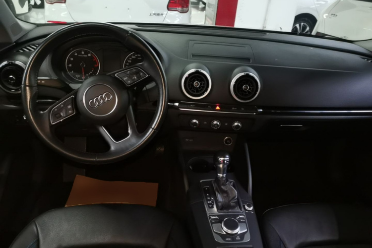 Audi A3 2018 car image #10