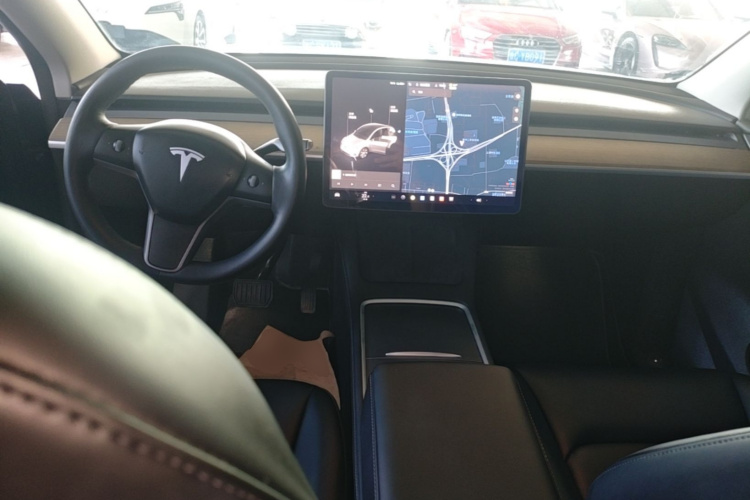 Tesla Model Y 2022 car image #10