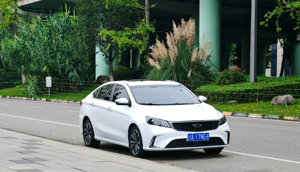 GEELY Binray 2021 #3 GEELY Binray 2021 изображение автомобиля #3