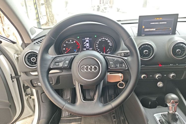 Audi A3 2019 car image #11