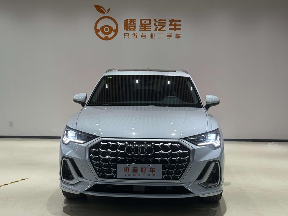 Audi Q3 2024 صورة سيارة #2