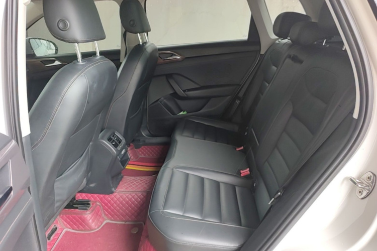 Volkswagen Tharu 2019 car image #19