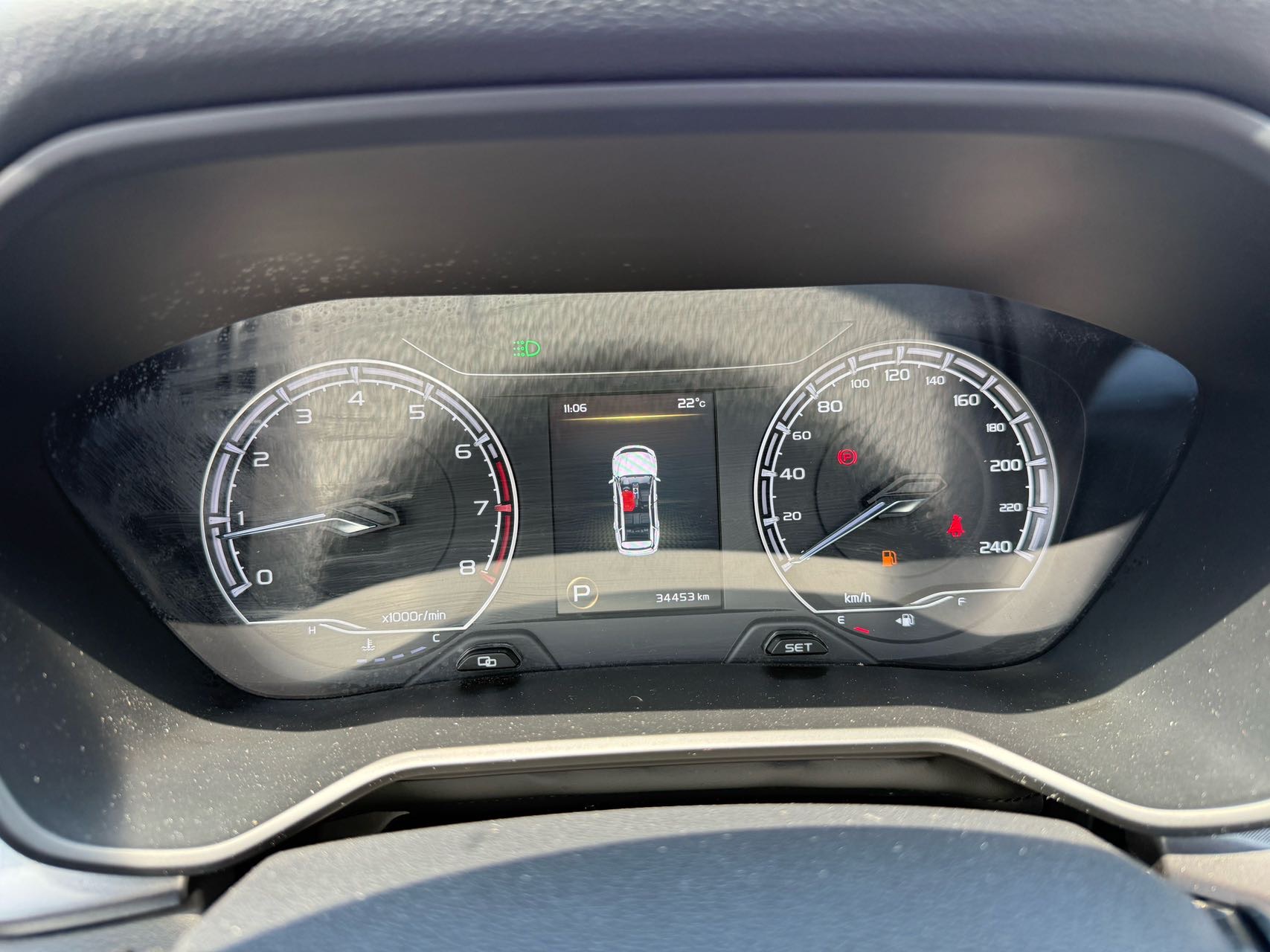 GEELY Vision X6 2023 car image #14
