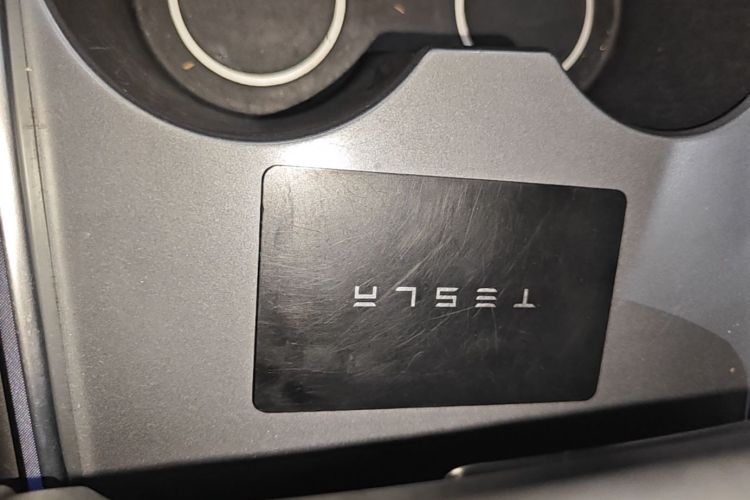Tesla Model Y 2021 #9 Tesla Model Y 2021 car image #9
