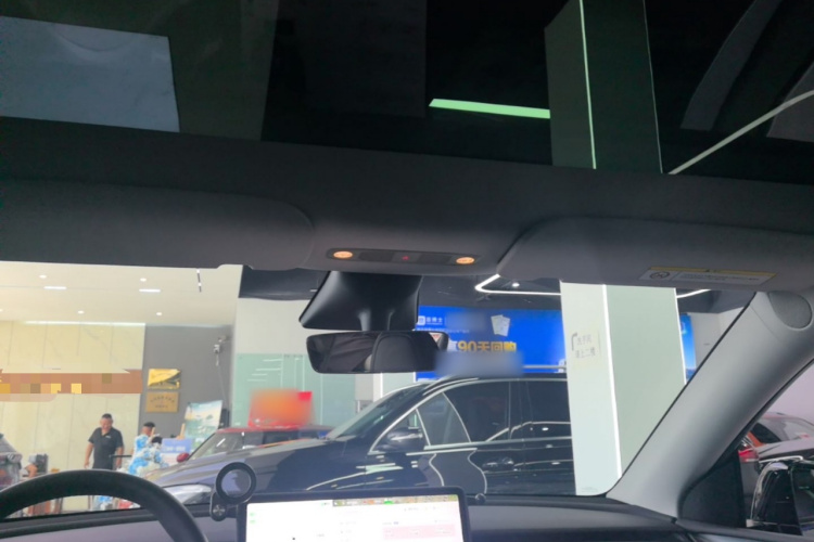 Tesla Model Y 2023 #18 Tesla Model Y 2023 car image #18