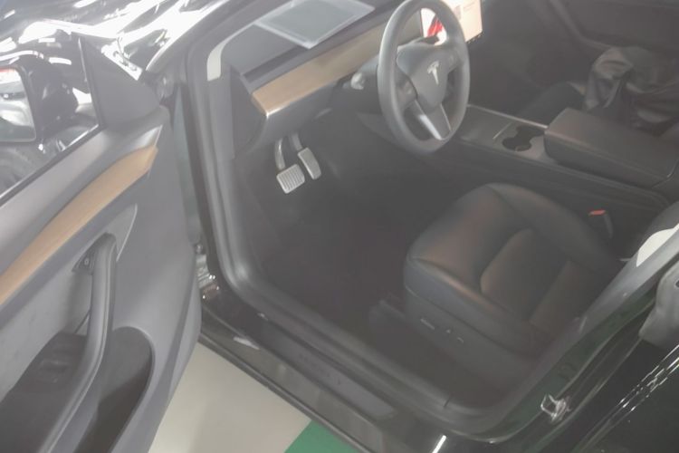 Tesla Model Y 2021 #16 Tesla Model Y 2021 car image #16