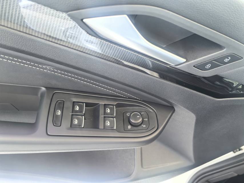 Volkswagen Golf 2022 car image #4