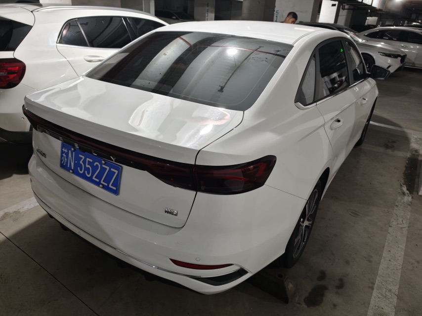 GEELY Emgrand 2023 immagine di auto #2