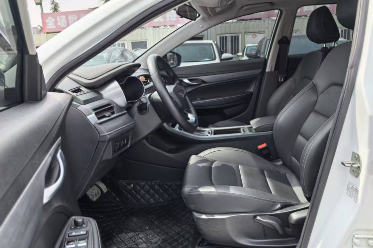 GEELY Emgrand 2021 car image #10