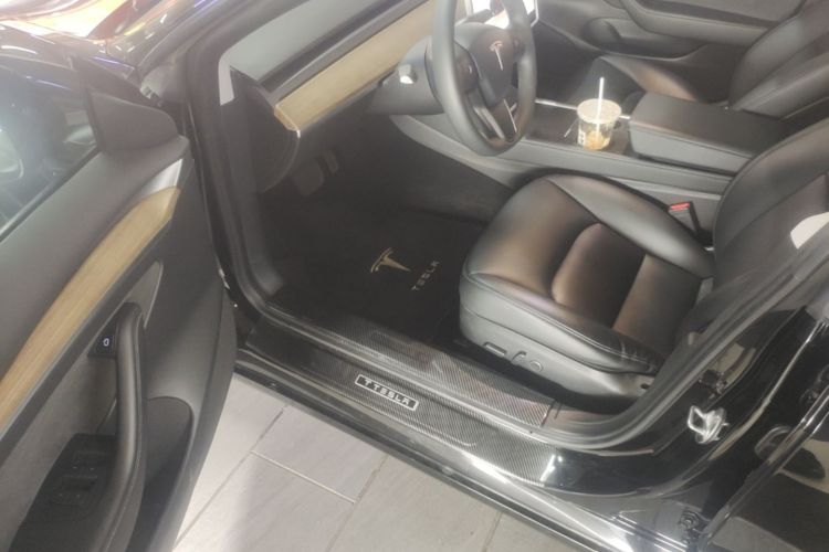 Tesla Model 3 2022 car image #12